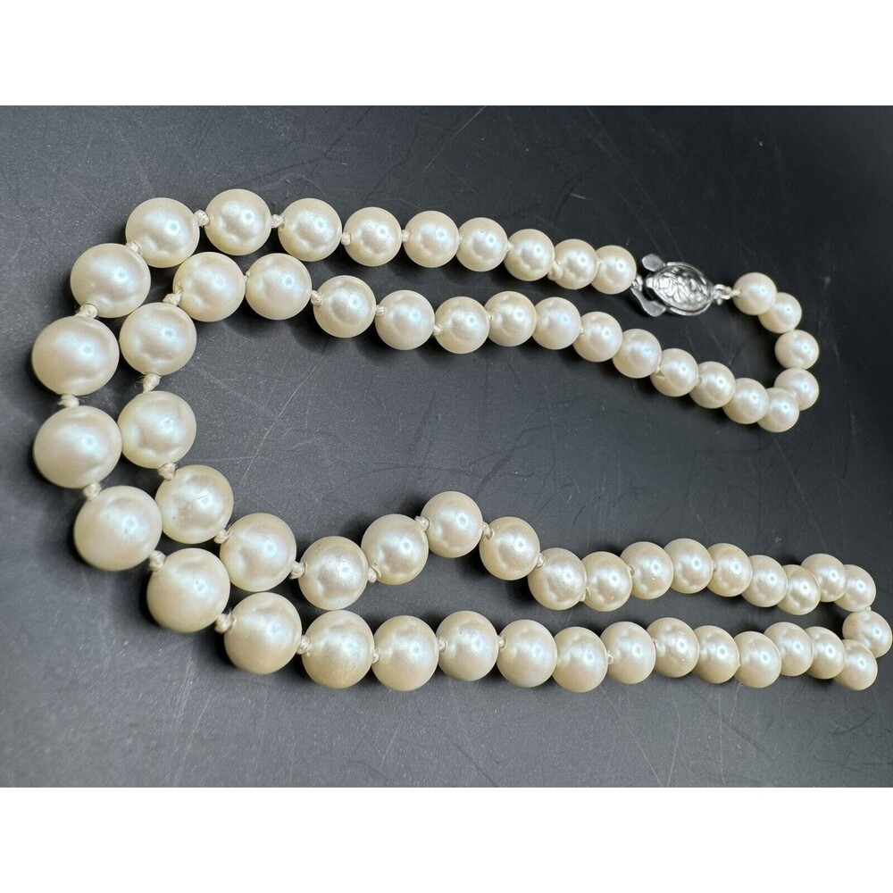 18” Pearl Knotted Strand Necklace Sterling Clasp Marked G Vintage - Picture 4 of 9